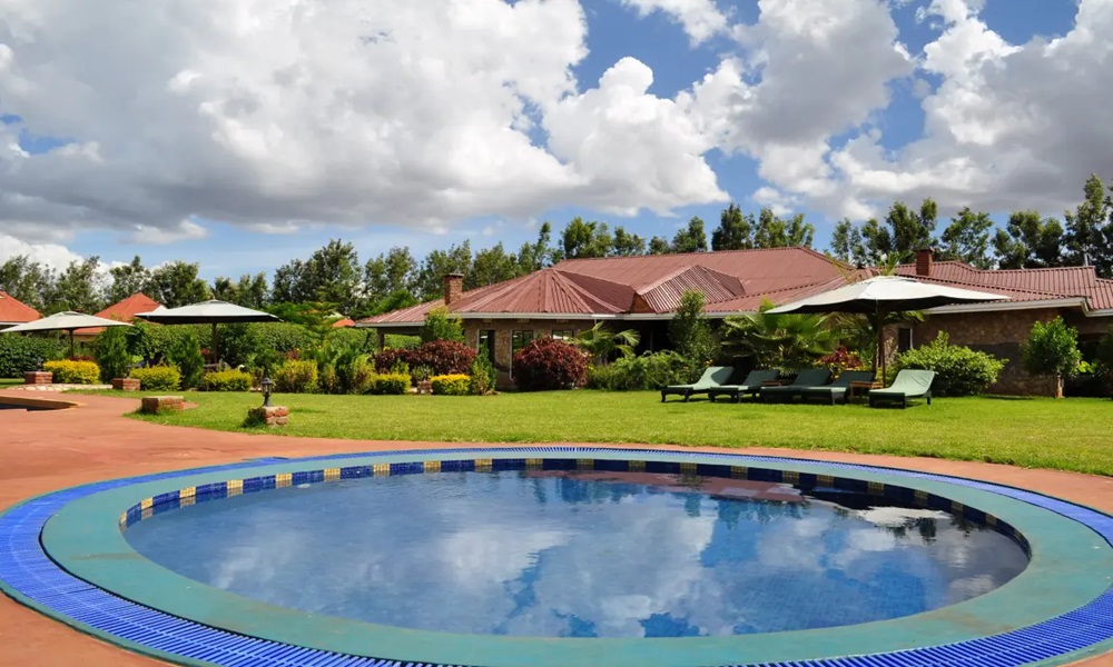 Bougainvillea Safari Lodge